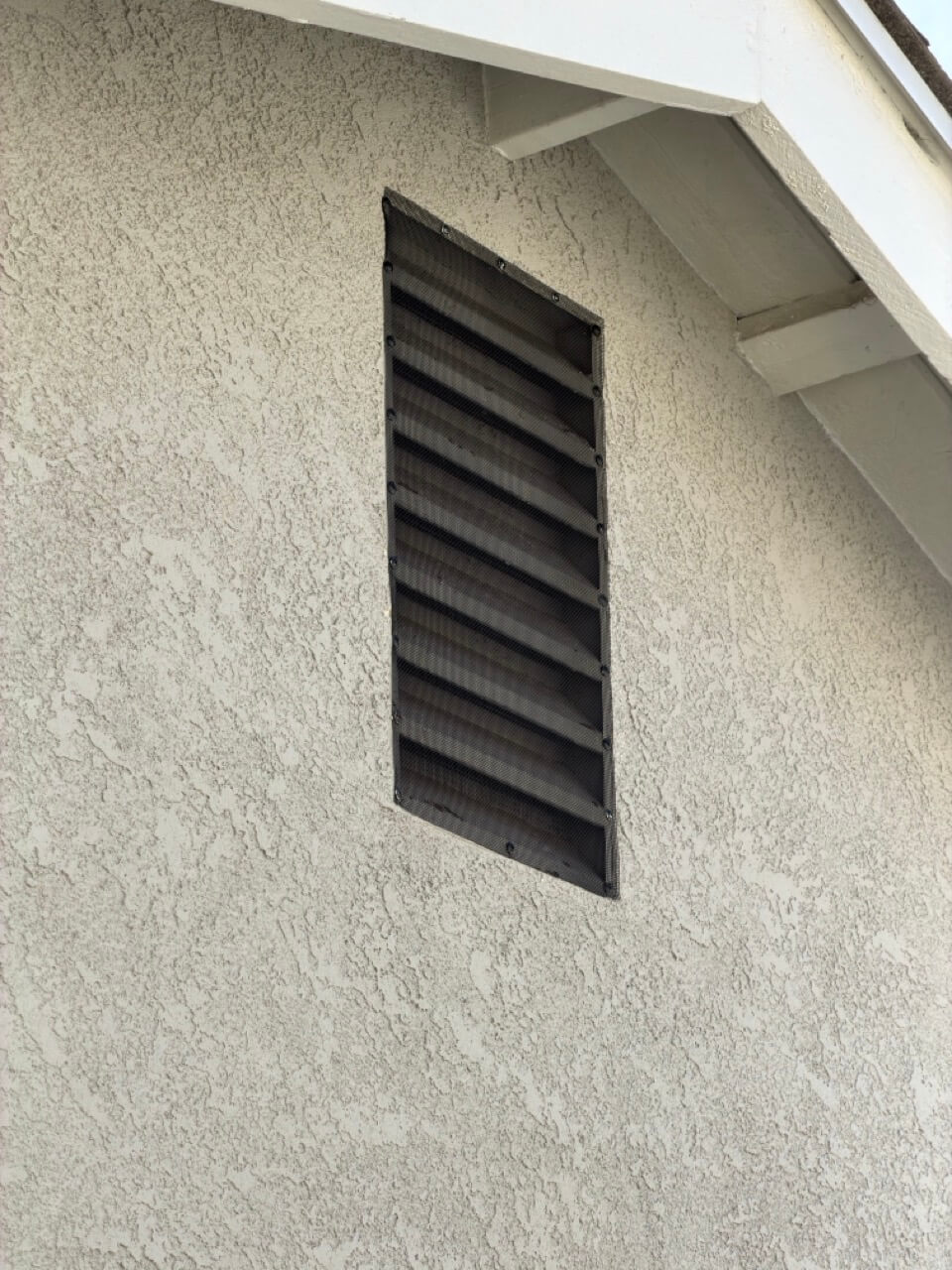 Circular gable vent